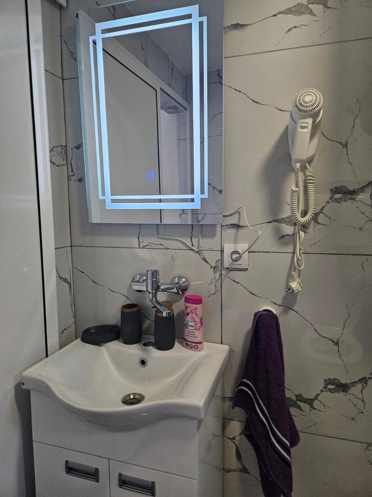 Apartment Mm *